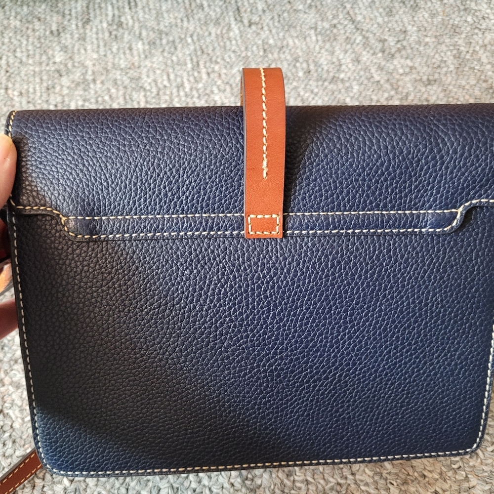 Purses - Picture 3 of 8